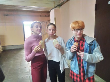 Дворчанские школьники побывали на экскурсии в свислочской хлебопекарне